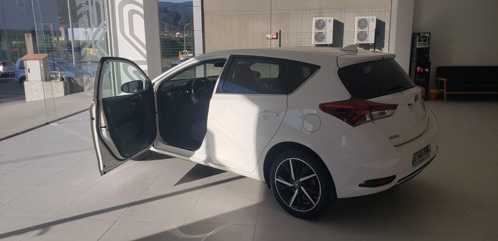 Foto 2 Toyota Auris